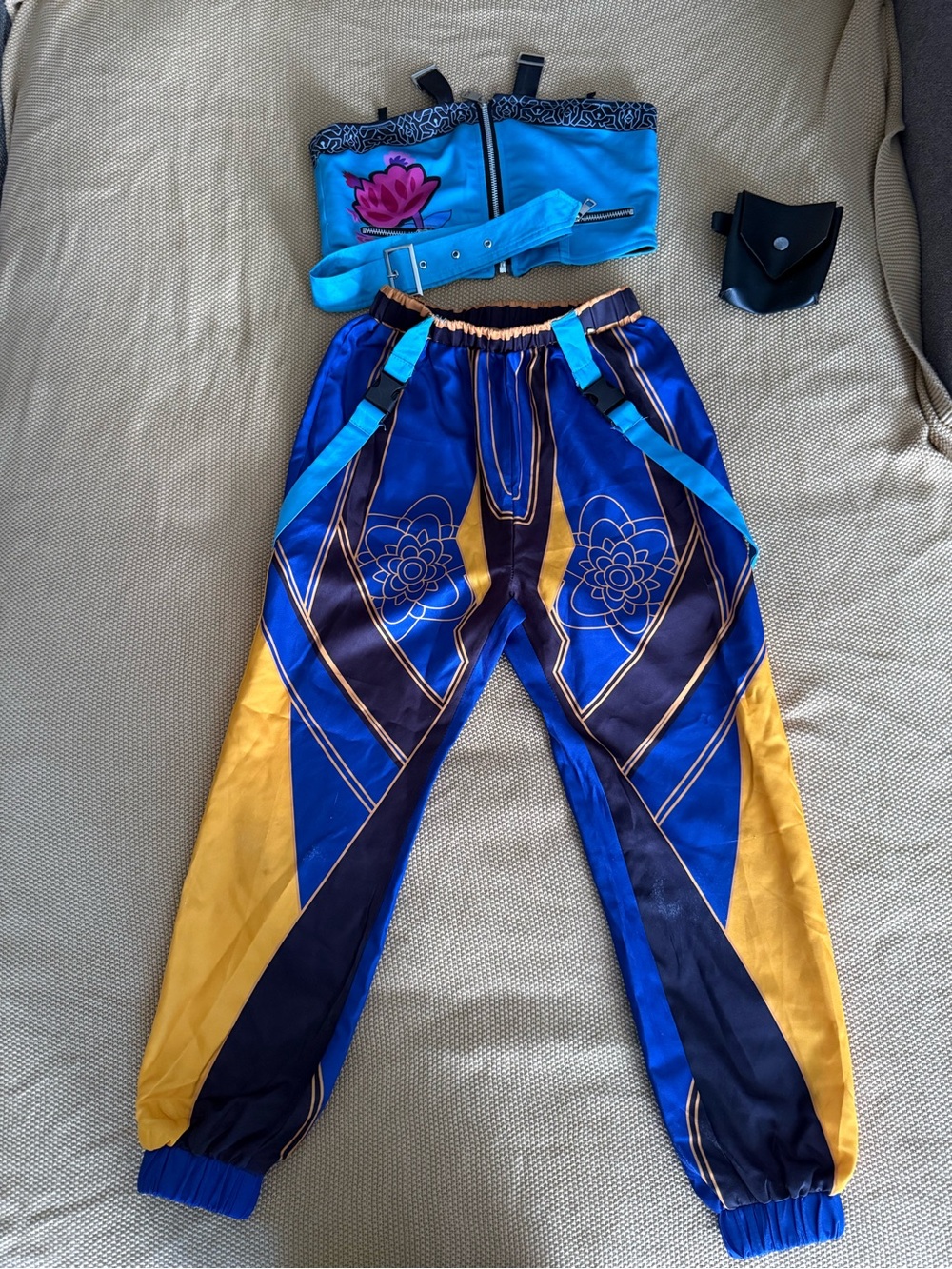 Zoey from Demon hunters Blue & Yellow Floral-Accent Kids Halloween Costume Set
